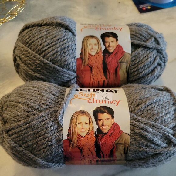 Lot of 2 Bernat Softee‎ Chunky acrylic #28044  true grey 100gr/3.5oz/108 yds - Picture 2 of 3